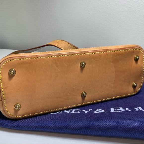 DOONEY & BOURKE | Vintage Shoulder Bag - Picture 7 of 17